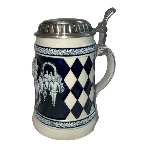 Gerz  blue and grey diamond pattern with pioneers horse drawn carriage stein - Picture 2 of 5